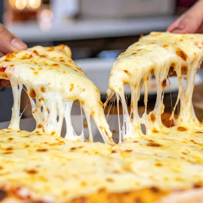 Dört Peynirli Pizza